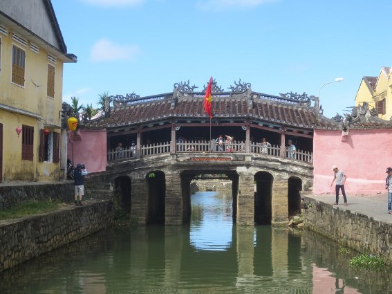 The covered bridge, one of Hoi An's main sights
