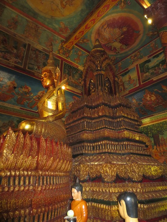 The inside of Wat Phnom